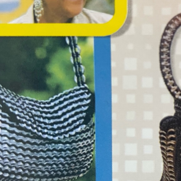 Host Pick! 🎊 Pop tab purse! Beautifully handcrafted crafted Brazilian purse! - Picture 8 of 11